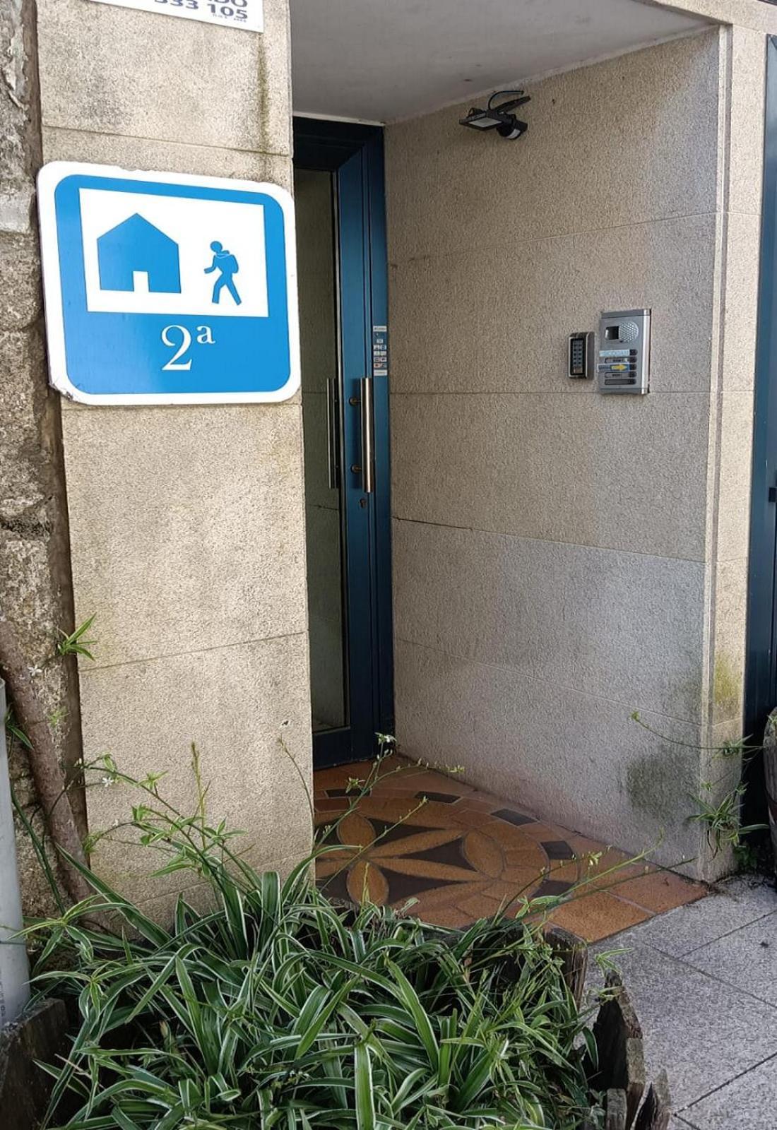Albergue -Wifi- O Apartamento -No Wifi- Camino Santiago Porrino - En Pleno Centro - City Centre Exterior photo